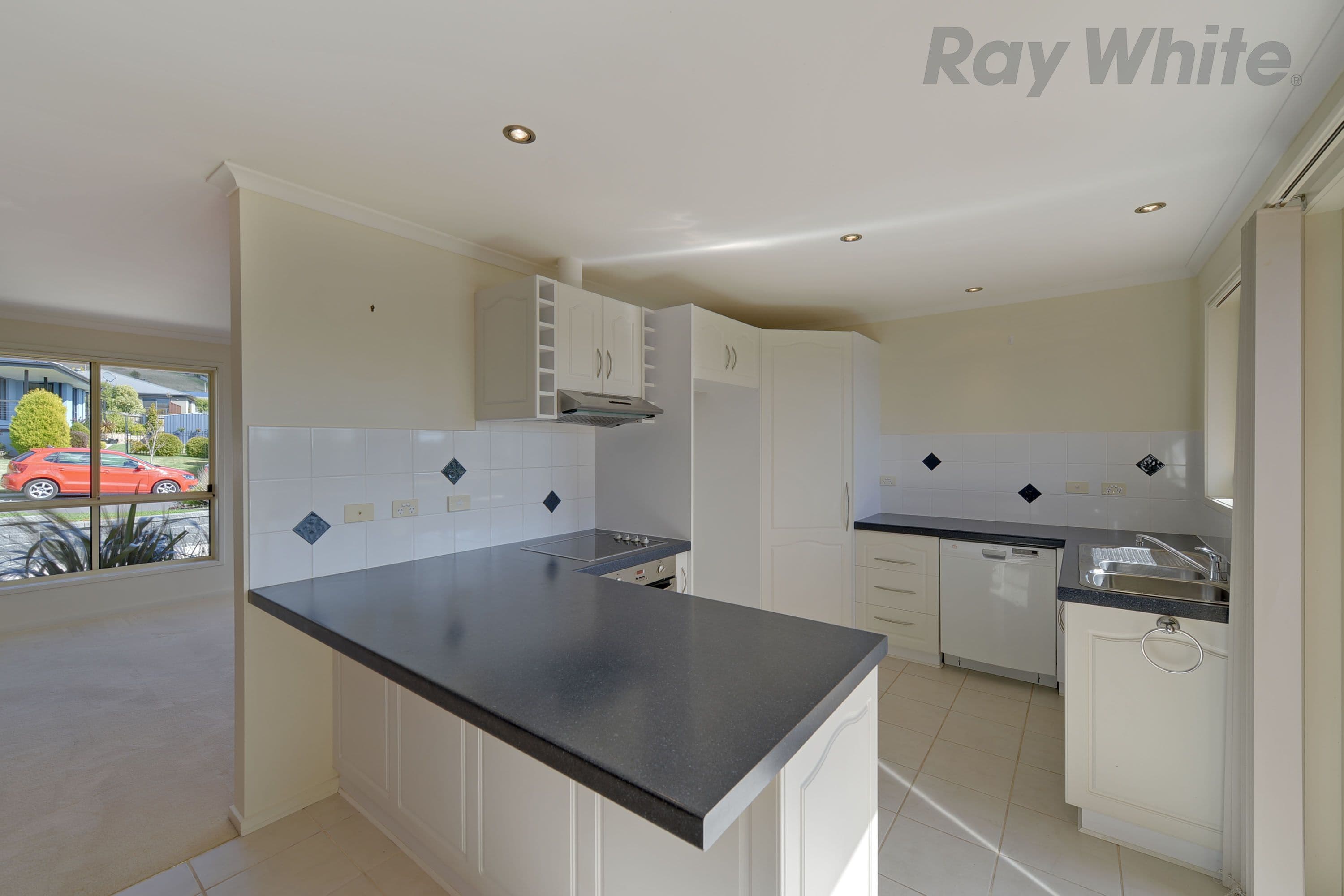 19 Elmac Cresent, Austins Ferry TAS 7011, Austins Ferry - Thumbnail 2
