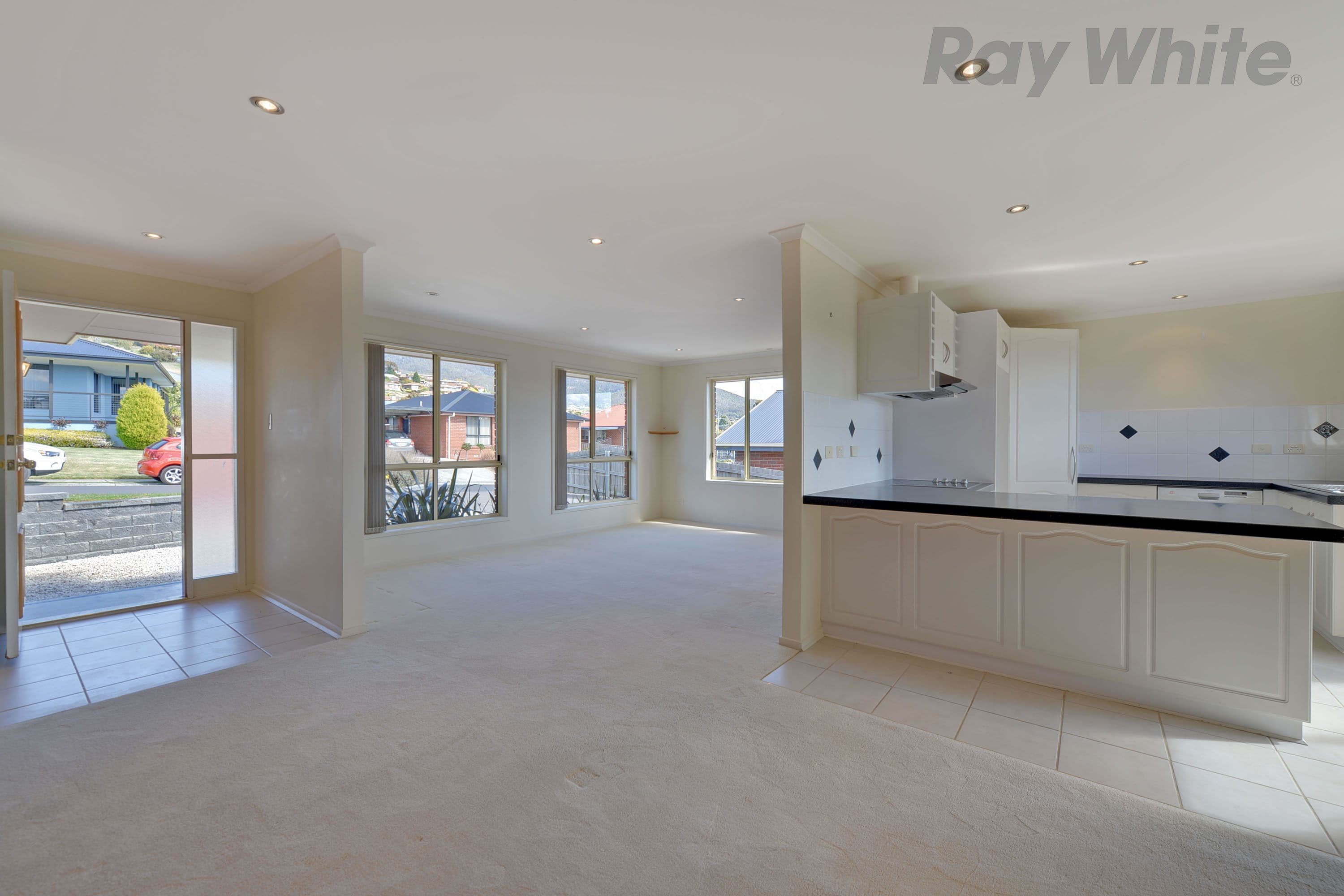 19 Elmac Cresent, Austins Ferry TAS 7011, Austins Ferry - Thumbnail 5