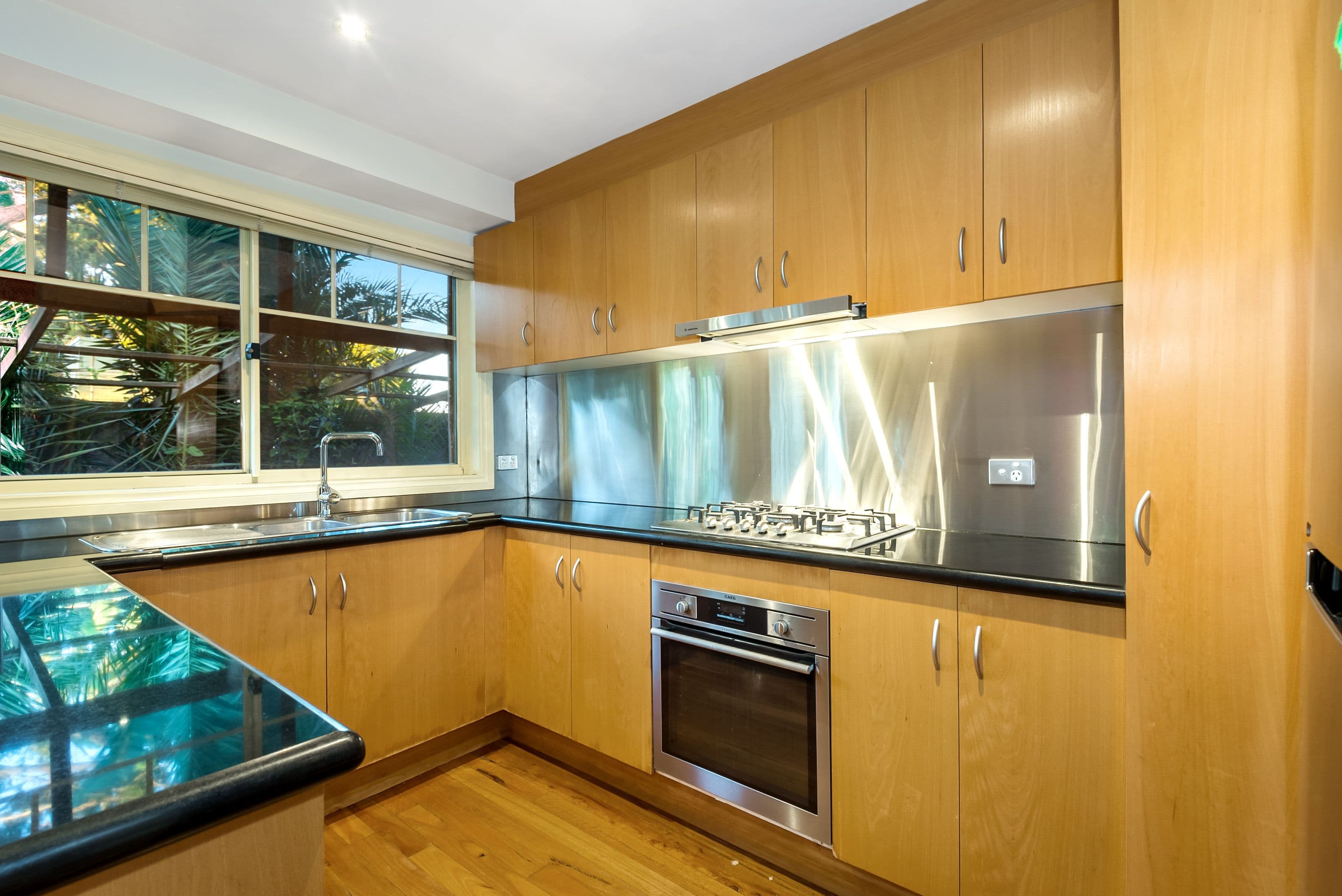 68 The Boulevard, Ivanhoe, Ivanhoe - Thumbnail 3