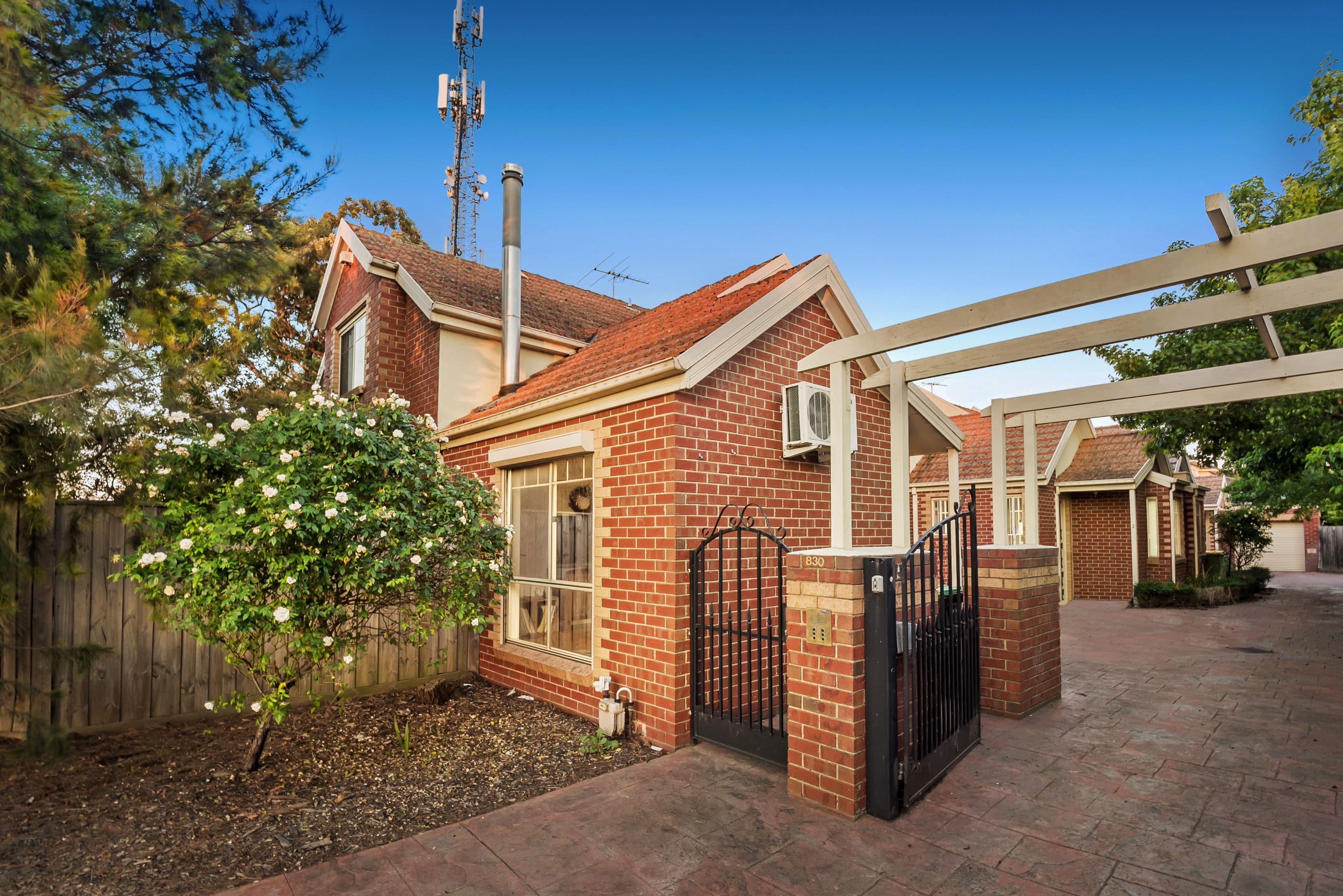 68 The Boulevard, Ivanhoe, Ivanhoe - Thumbnail 8