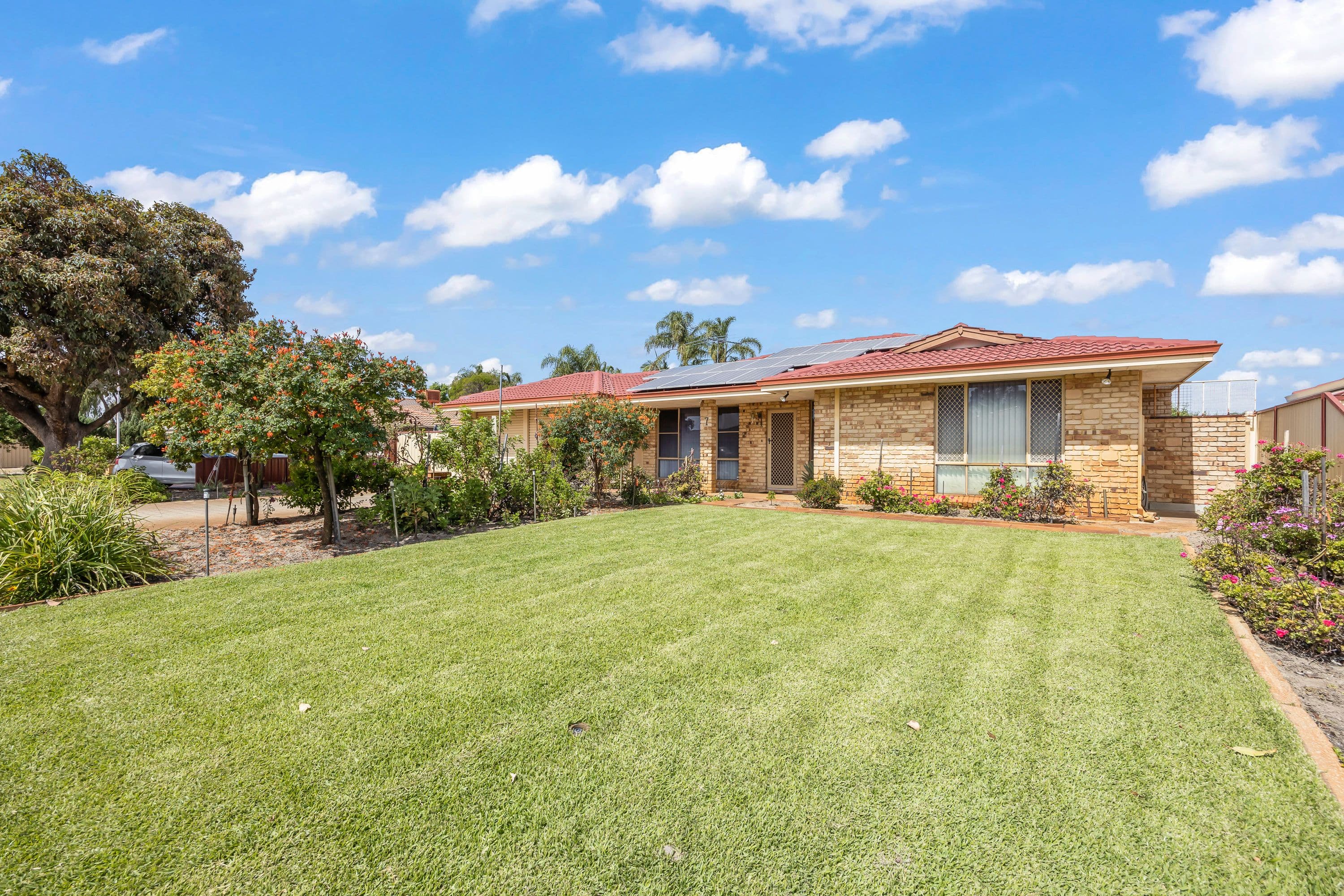 7 Lyrebird Square, Ballajura WA 6066, Ballajura - Image 1