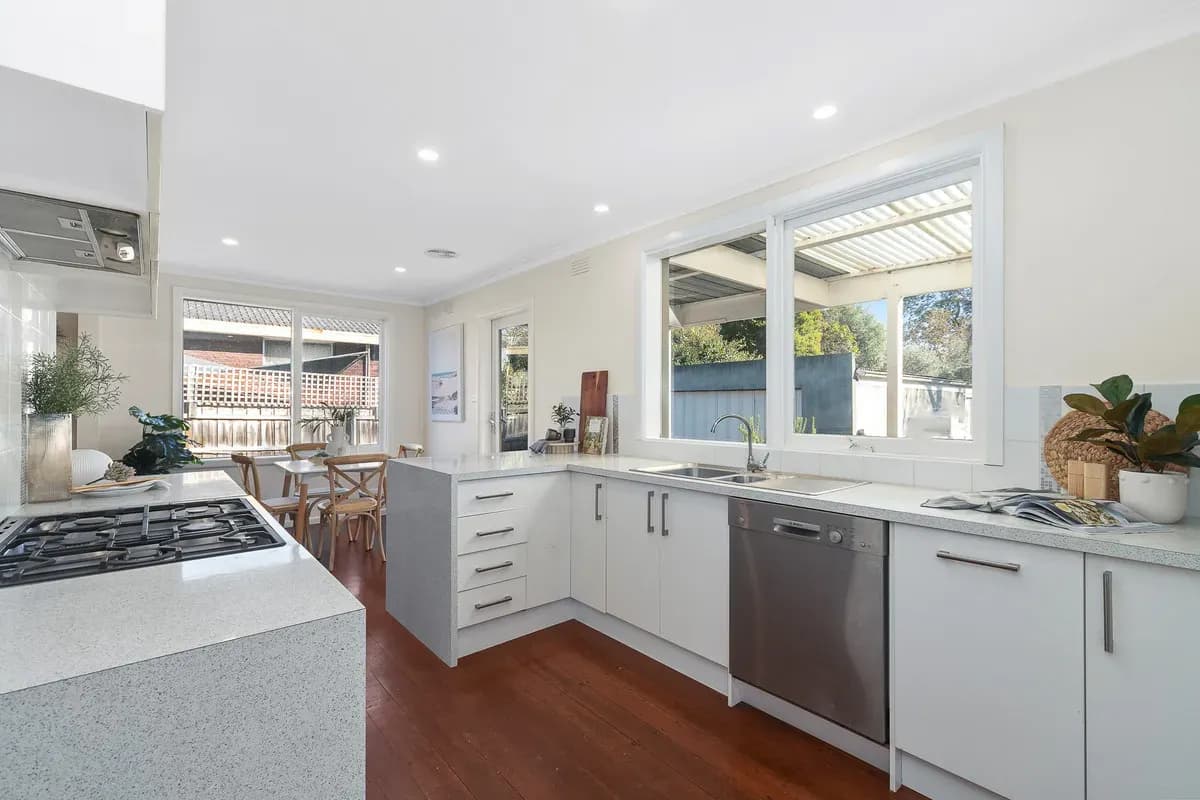 18 Helvetia Court, Frankston VIC 3199, Frankston - Thumbnail 3