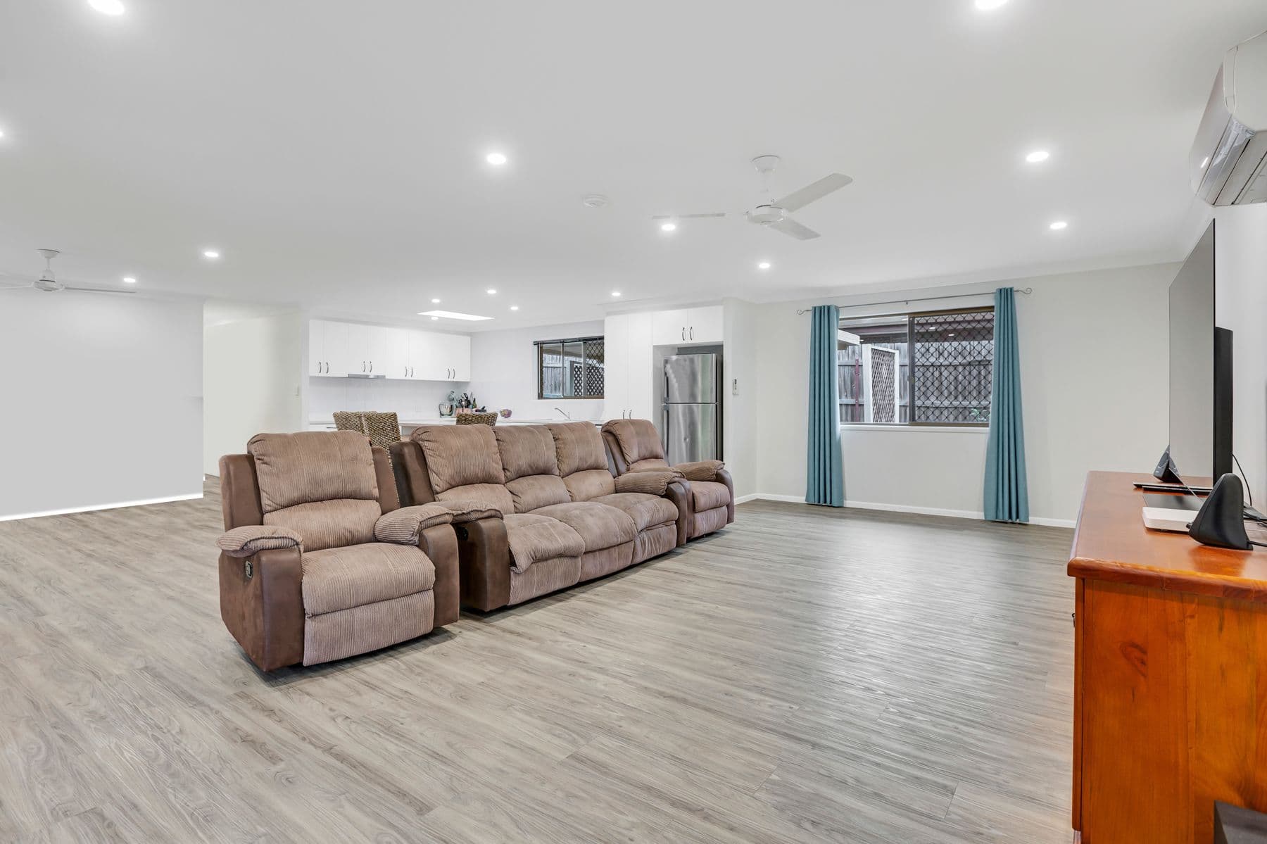 2 Saint Denis Court, Petrie QLD 4502, Petrie - Thumbnail 4
