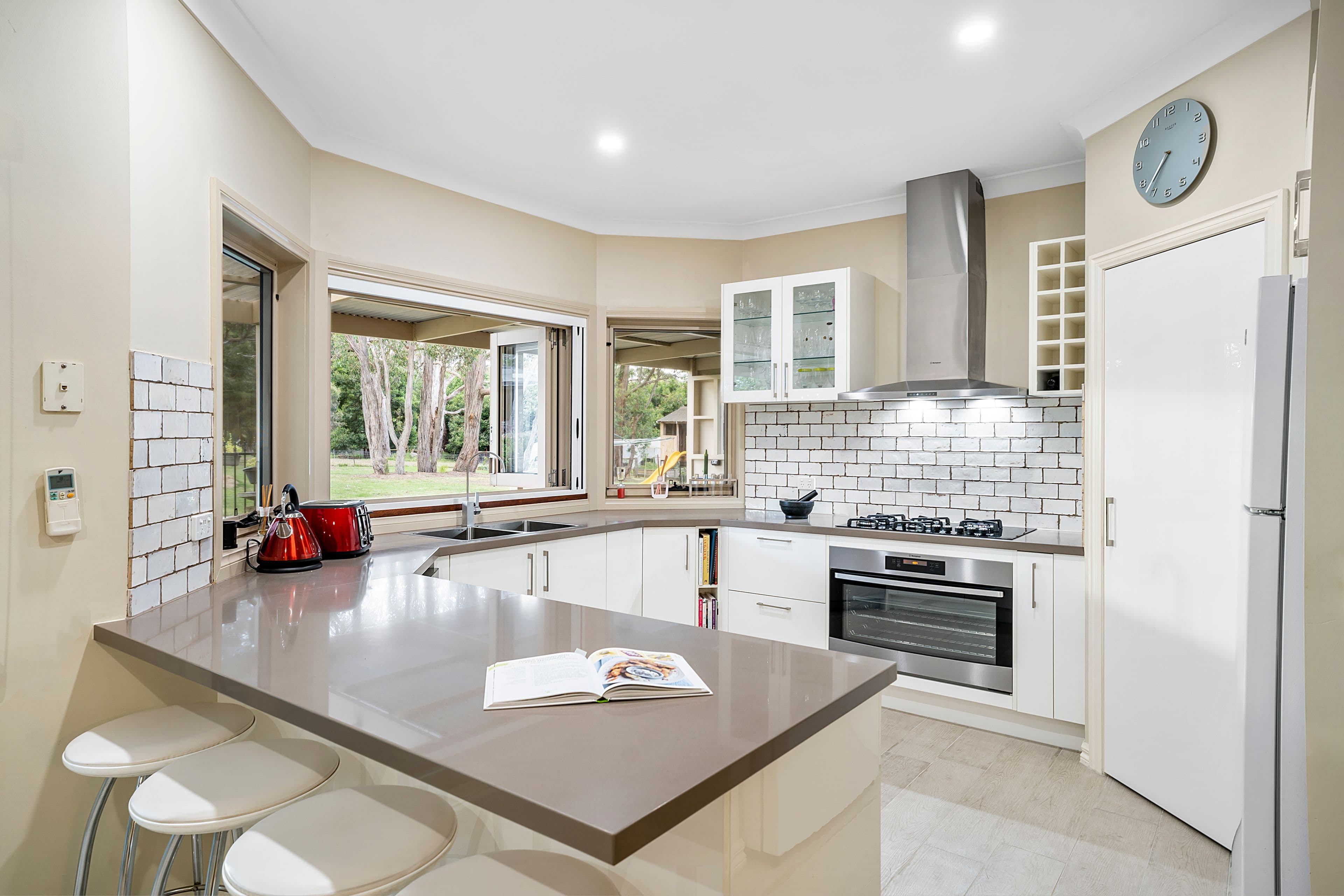 24 Woodvale Crescent, Lancefield VIC 3435, Lancefield - Thumbnail 3