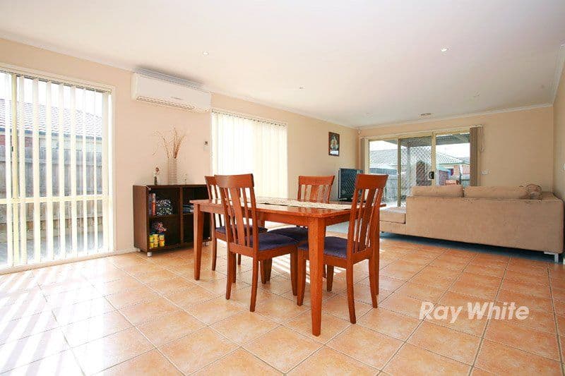 32 Stephellen Way, CRANBOURNE VIC 3977, Cranbourne West - Thumbnail 3