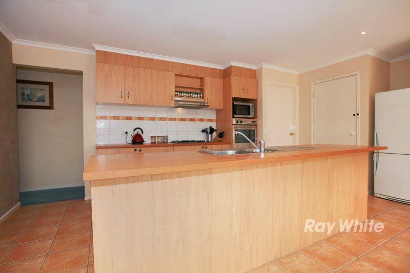 32 Stephellen Way, CRANBOURNE VIC 3977, Cranbourne West - Thumbnail 4