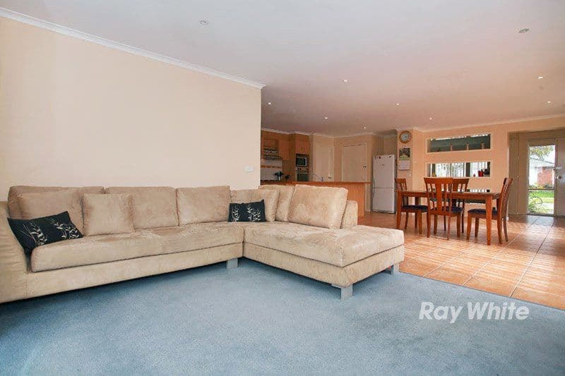 32 Stephellen Way, CRANBOURNE VIC 3977, Cranbourne West - Thumbnail 7