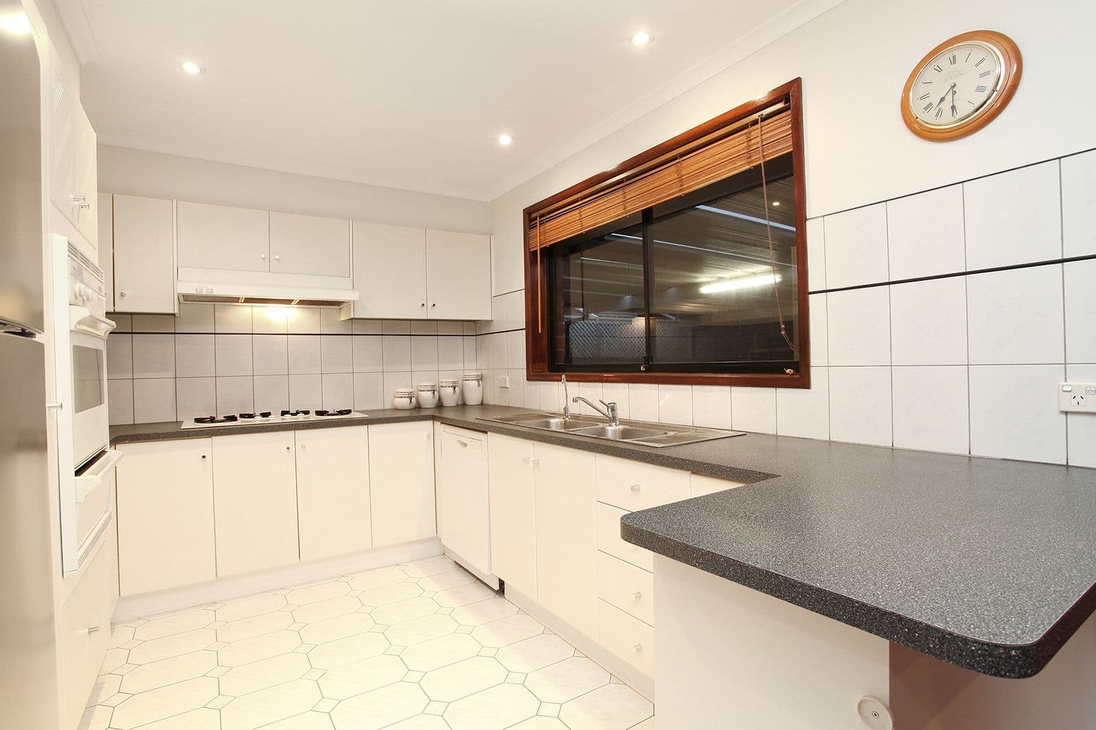 54 SPELLMAN Avenue, SYDENHAM VIC 3037, Sydenham - Thumbnail 4
