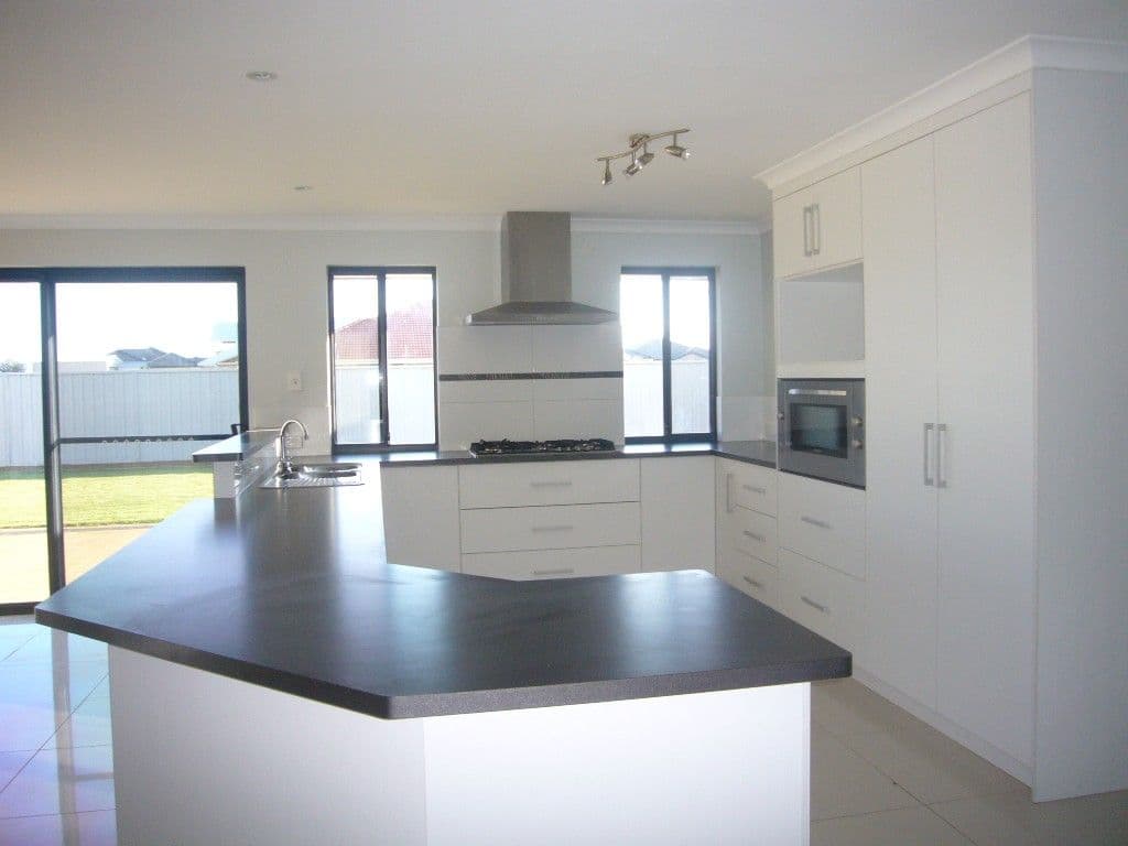 32 Yolanda Edge, WANDINA WA 6530, Wandina - Thumbnail 5