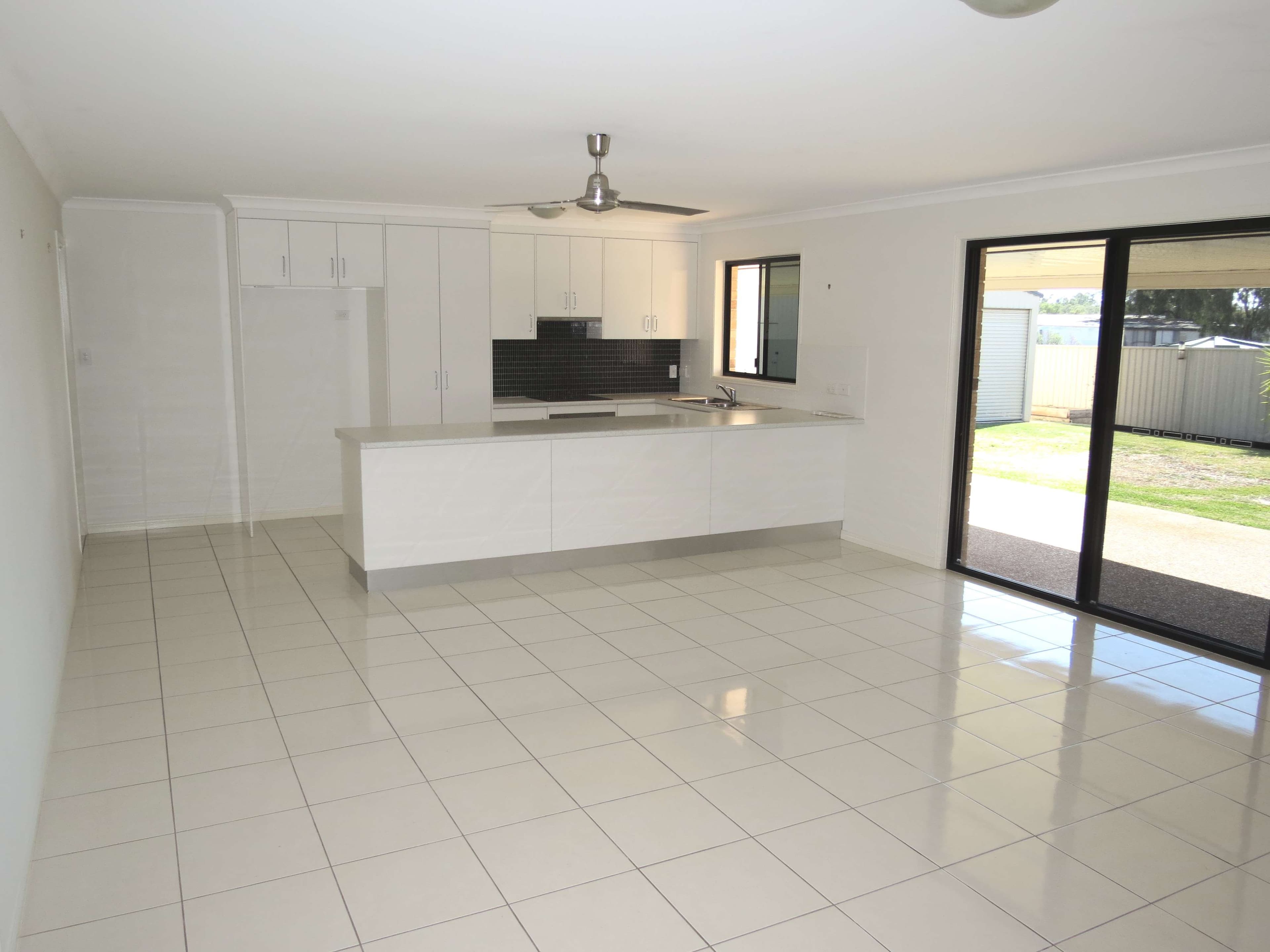 26 Berthun Street, Emerald QLD 4720, Emerald - Thumbnail 4