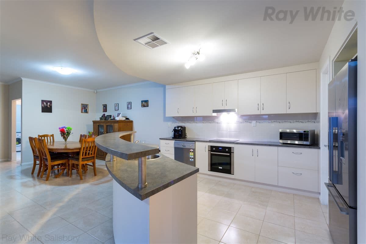 33 Birmingham Drive, Craigmore SA 5114, Craigmore - Thumbnail 6