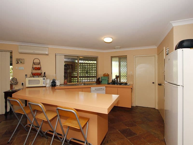 7 The Rise, BALLAJURA WA 6066, Ballajura - Thumbnail 2