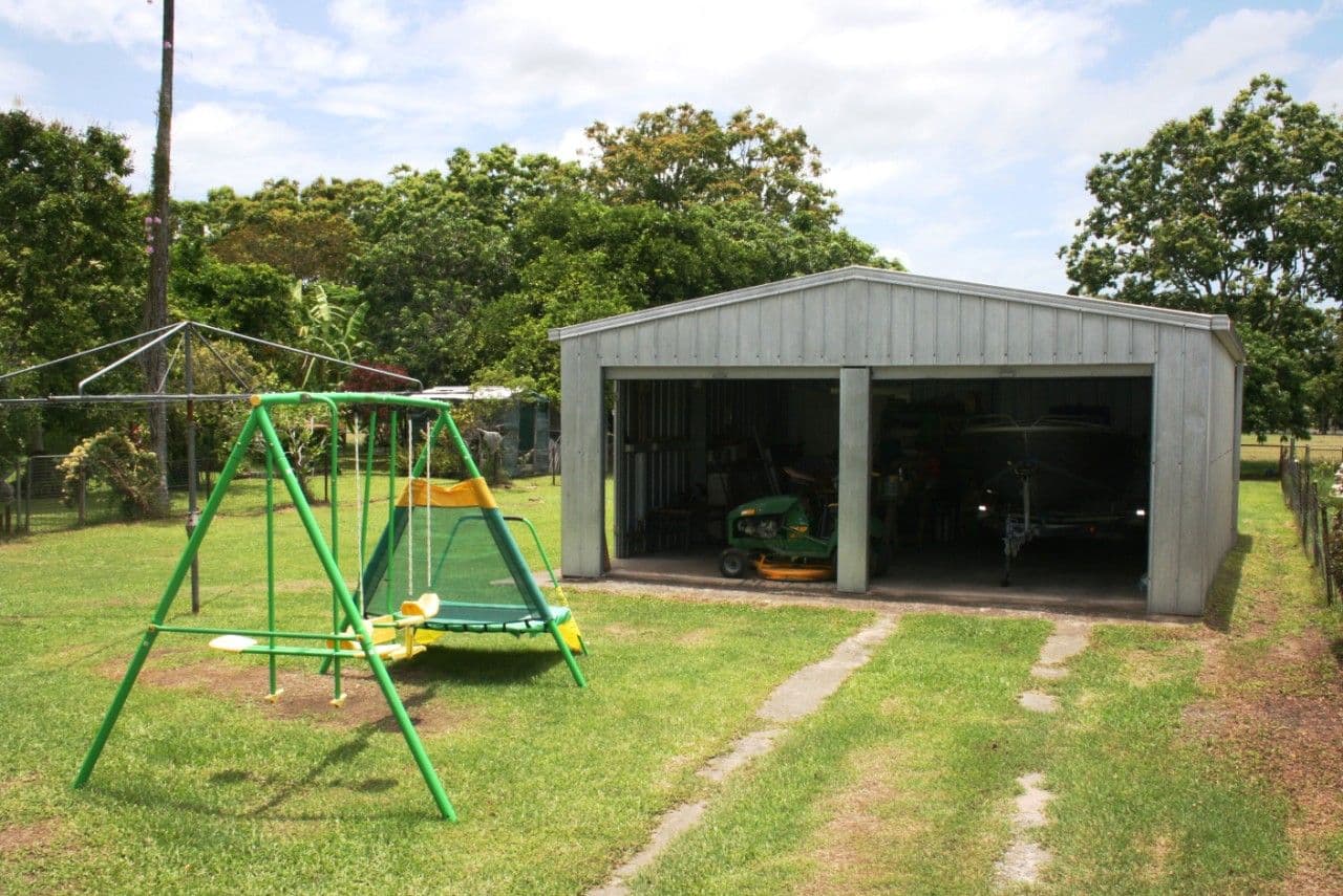 18 East Street, SARINA QLD 4737, Sarina - Thumbnail 2