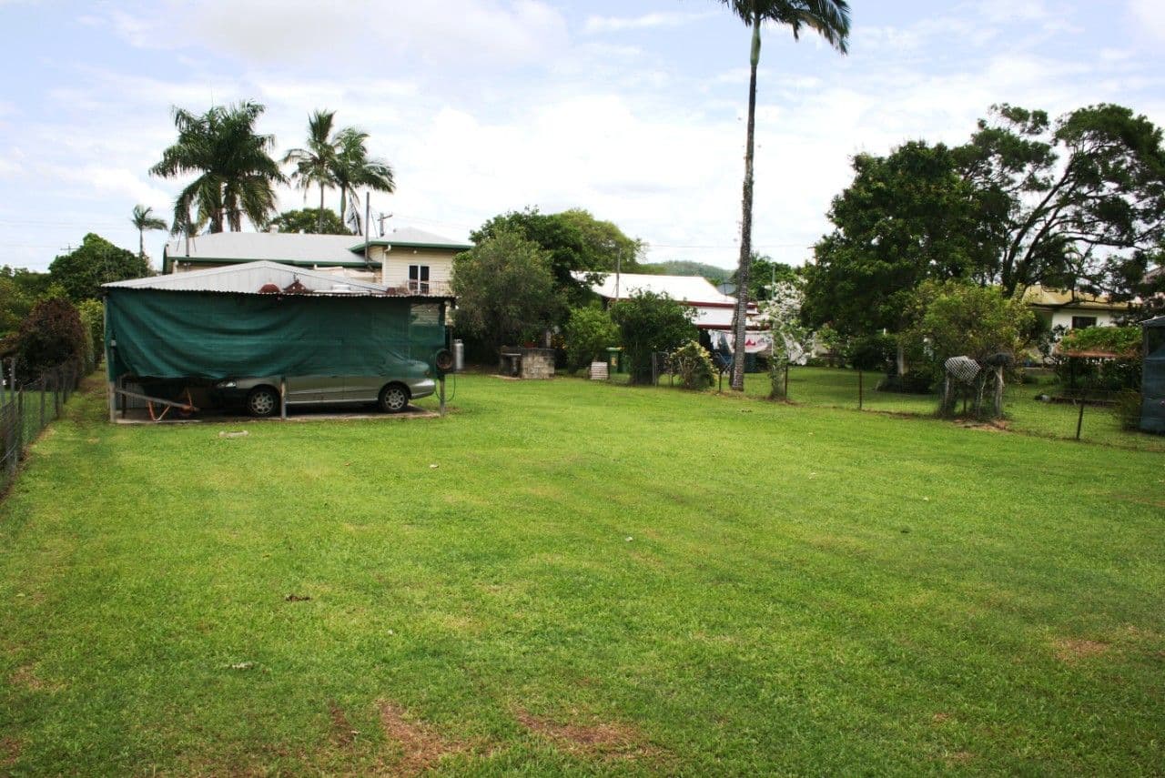 18 East Street, SARINA QLD 4737, Sarina - Thumbnail 3