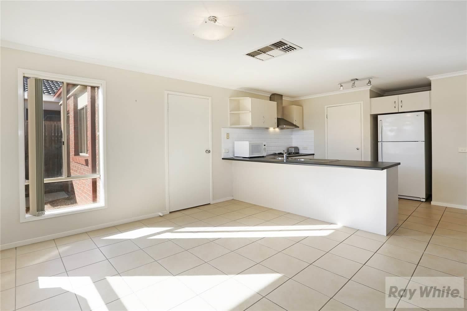28 Nigella Avenue, CORIO VIC 3214, Corio - Thumbnail 2