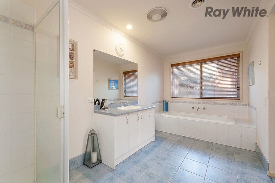 1 Wattlepark Street, Caroline Springs VIC 3023, Caroline Springs - Thumbnail 7