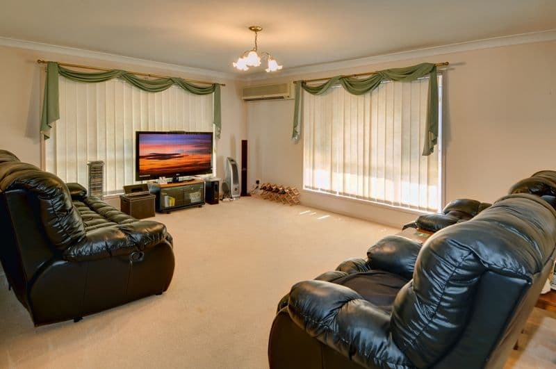 4 Hinchinbrook Court, LITTLE MOUNTAIN QLD 4551, Little Mountain - Thumbnail 3