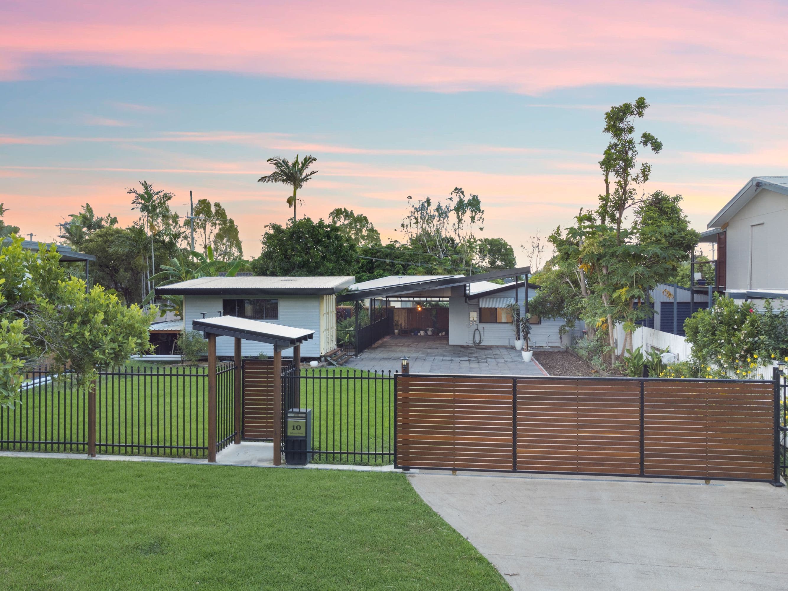 10 Selwyn Street, Cranbrook QLD 4814, Cranbrook - Image 1