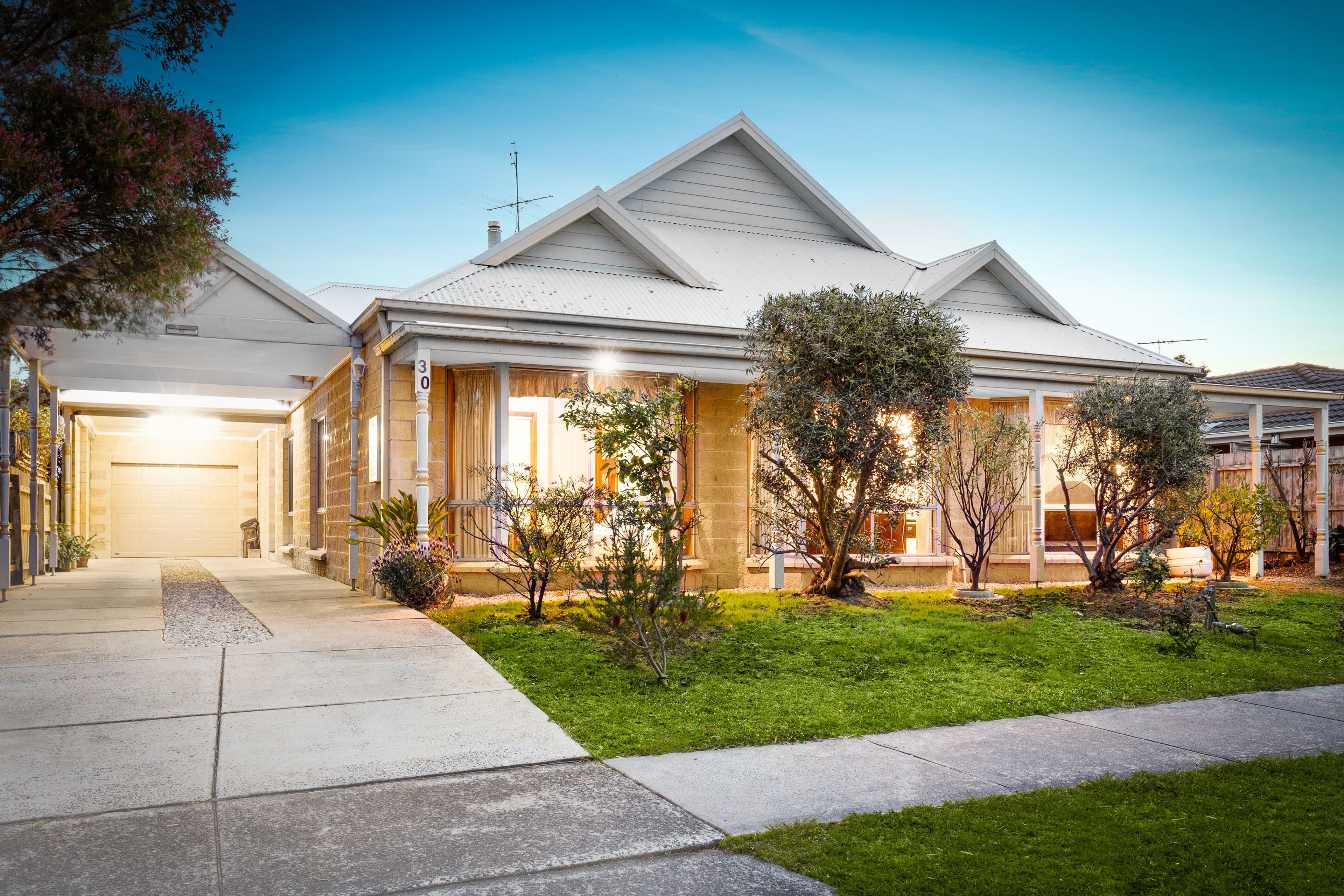 30 Thomas Place, Pakenham VIC 3810, Pakenham - Thumbnail 2