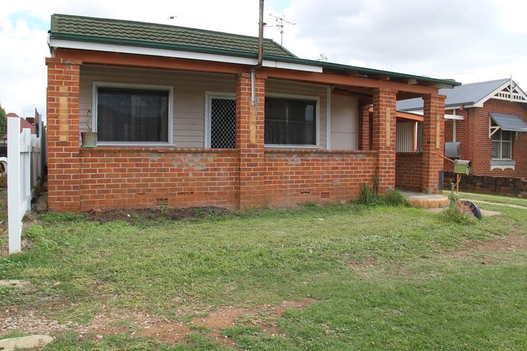 7 Denne Street, Tamworth NSW 2340, West Tamworth - Image 1