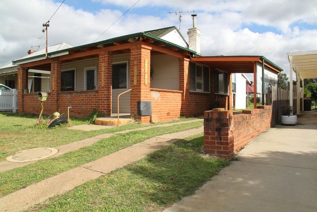 7 Denne Street, Tamworth NSW 2340, West Tamworth - Thumbnail 2