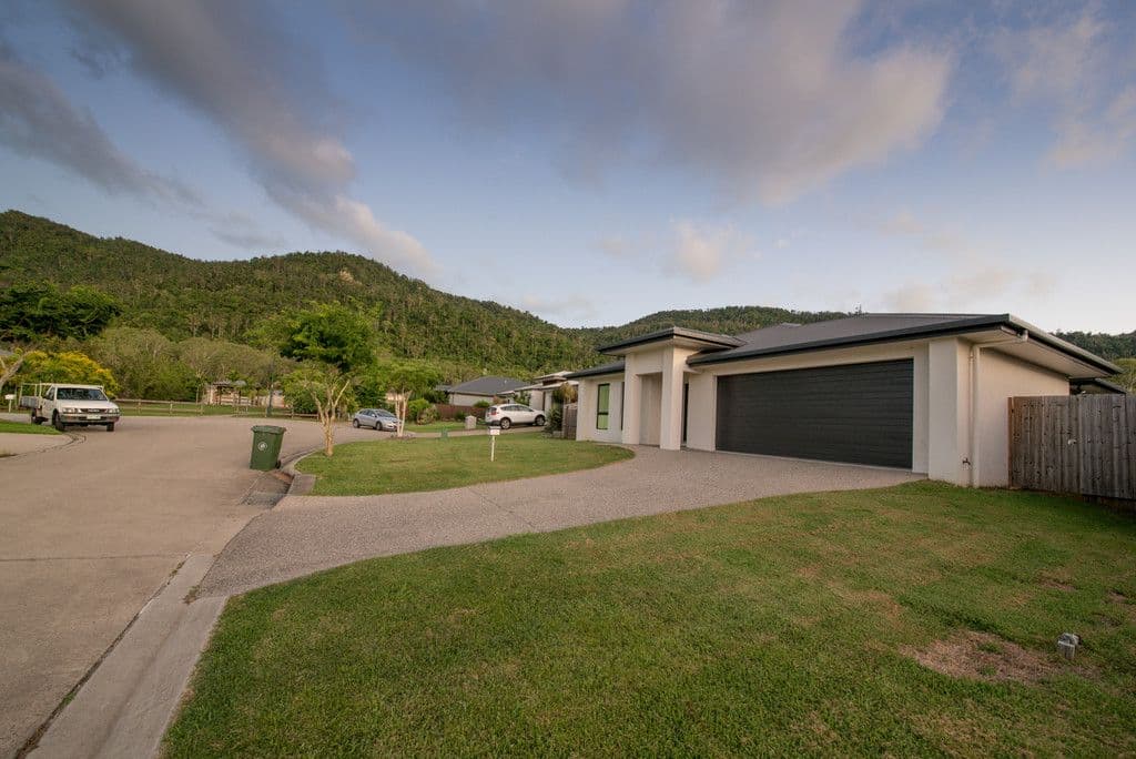 4 Flinders Court, Cannonvale QLD 4802, Cannonvale - Thumbnail 4