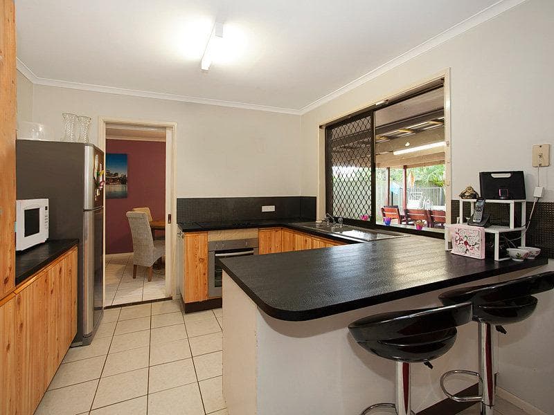 34 Glen Ross Road,  Sinnamon Park, Sinnamon Park - Thumbnail 2