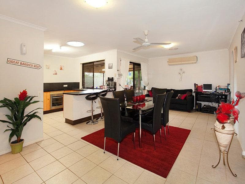 34 Glen Ross Road,  Sinnamon Park, Sinnamon Park - Thumbnail 4