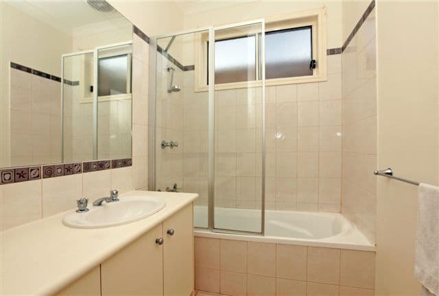 25      Grenville Terrace, ROXBURGH PARK VIC 3064, Roxburgh Park - Thumbnail 4