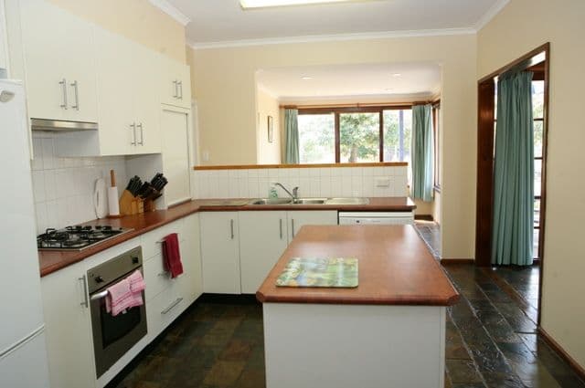 ALLANSFORD VIC 3277, Allansford - Thumbnail 2