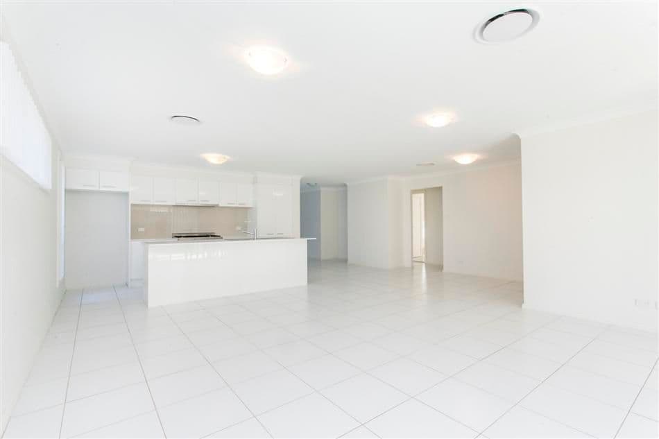 40 Bonney Crescent, JORDAN SPRINGS NSW 2747, Jordan Springs - Thumbnail 4