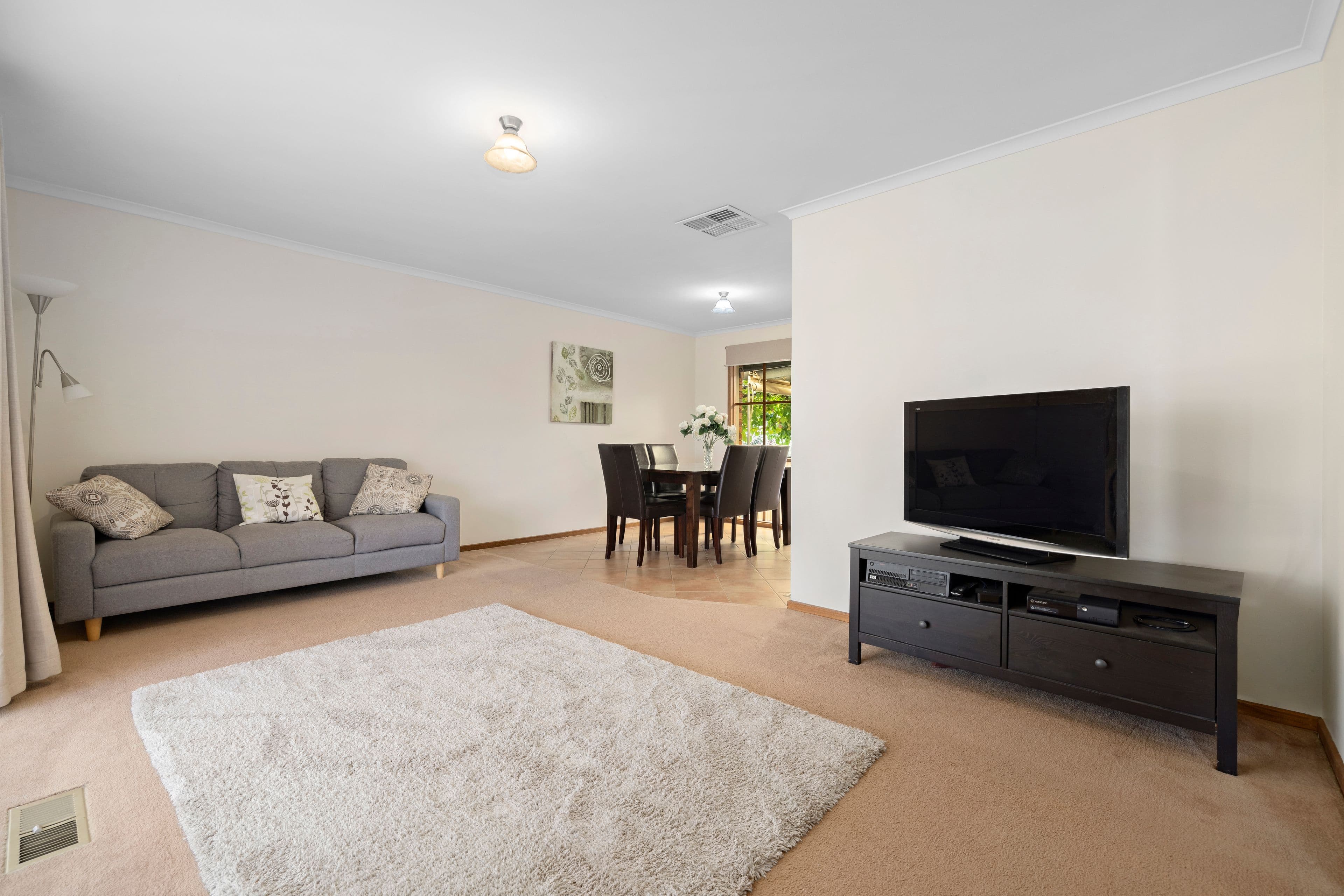 99 Mowbray Drive, Wantirna South VIC 3152, Wantirna South - Thumbnail 2