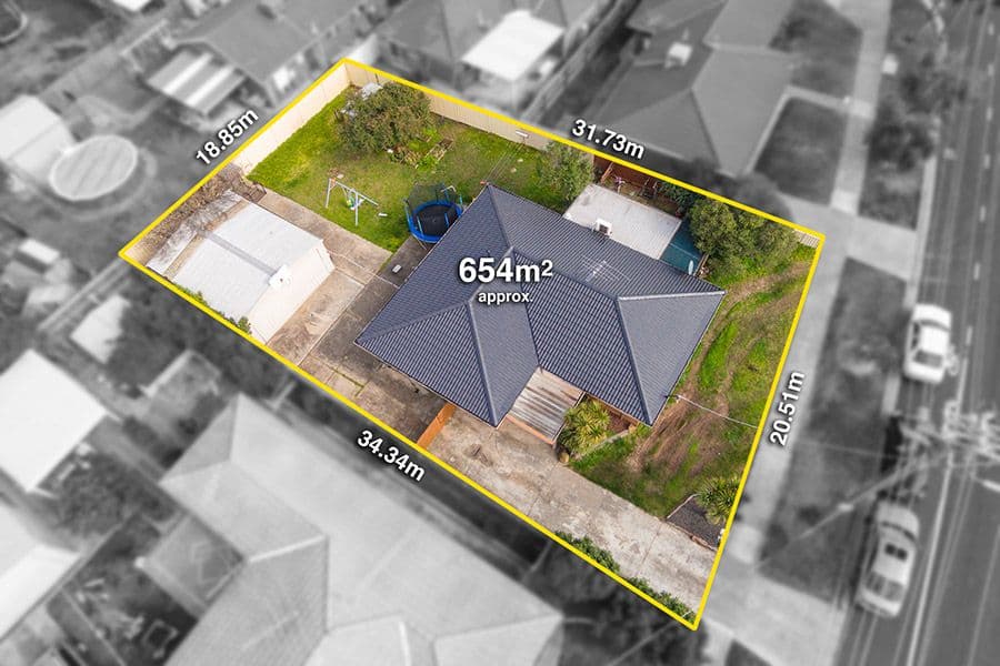 145 Hothlyn Drive, Craigieburn VIC 3064, Craigieburn - Thumbnail 2
