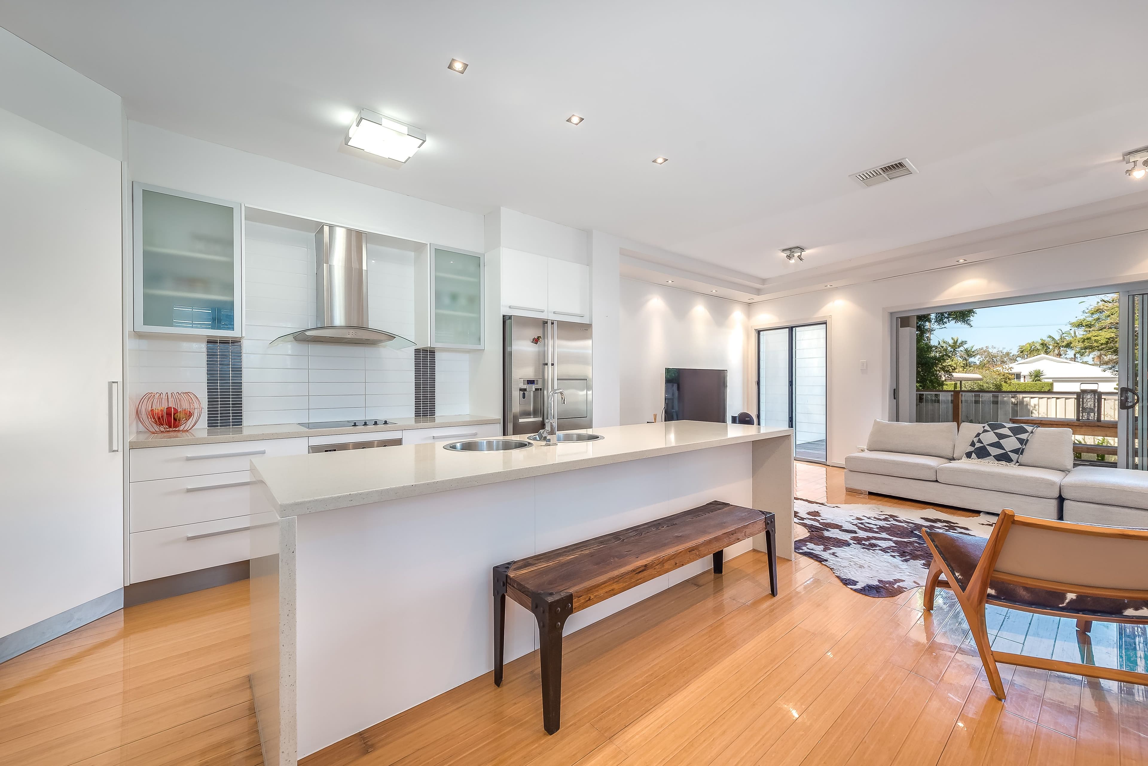 28 Milton Avenue, Paradise Point QLD 4216, Paradise Point - Thumbnail 2