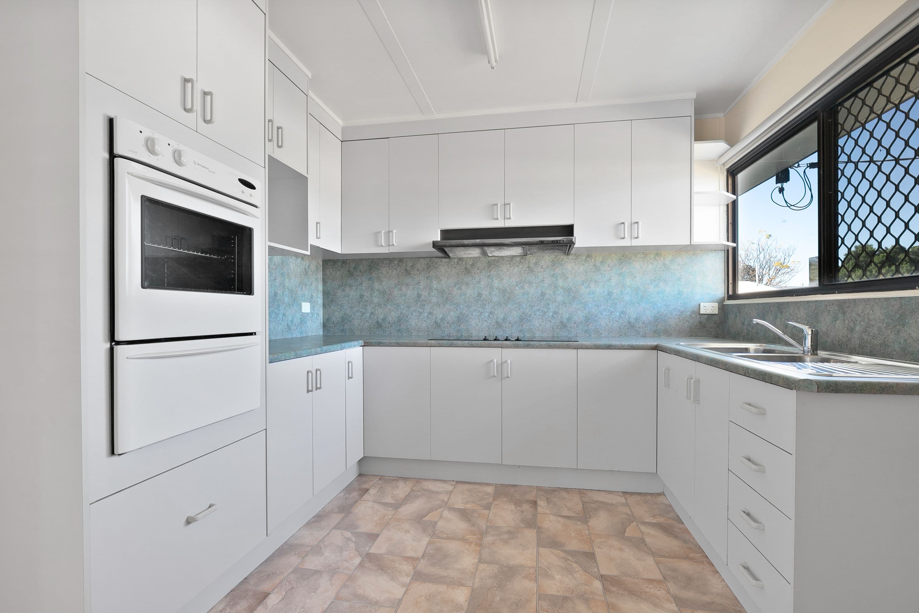 3 Gibson Grove, Emerald QLD 4720, Emerald - Thumbnail 7