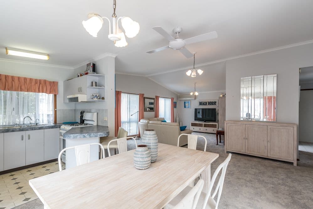 6 Arthur Phillip Drive, Kincumber NSW 2251, Kincumber - Thumbnail 2