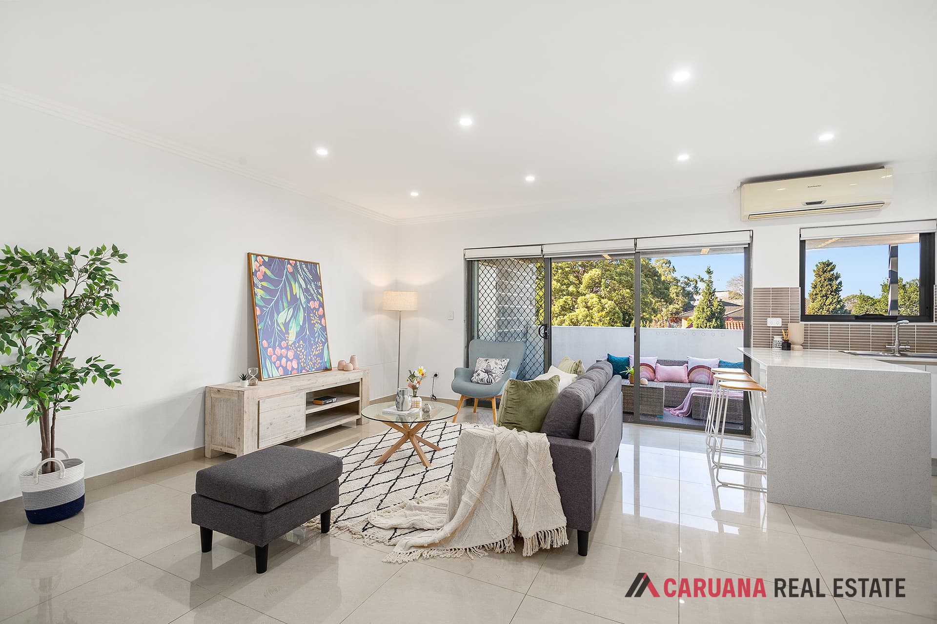 4/16 Centre Avenue, Werribee - Image 1
