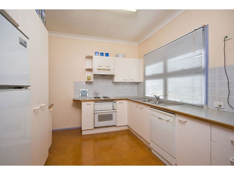 23 Bearsden Avenue, NEWMARKET QLD 4051, Newmarket - Thumbnail 4