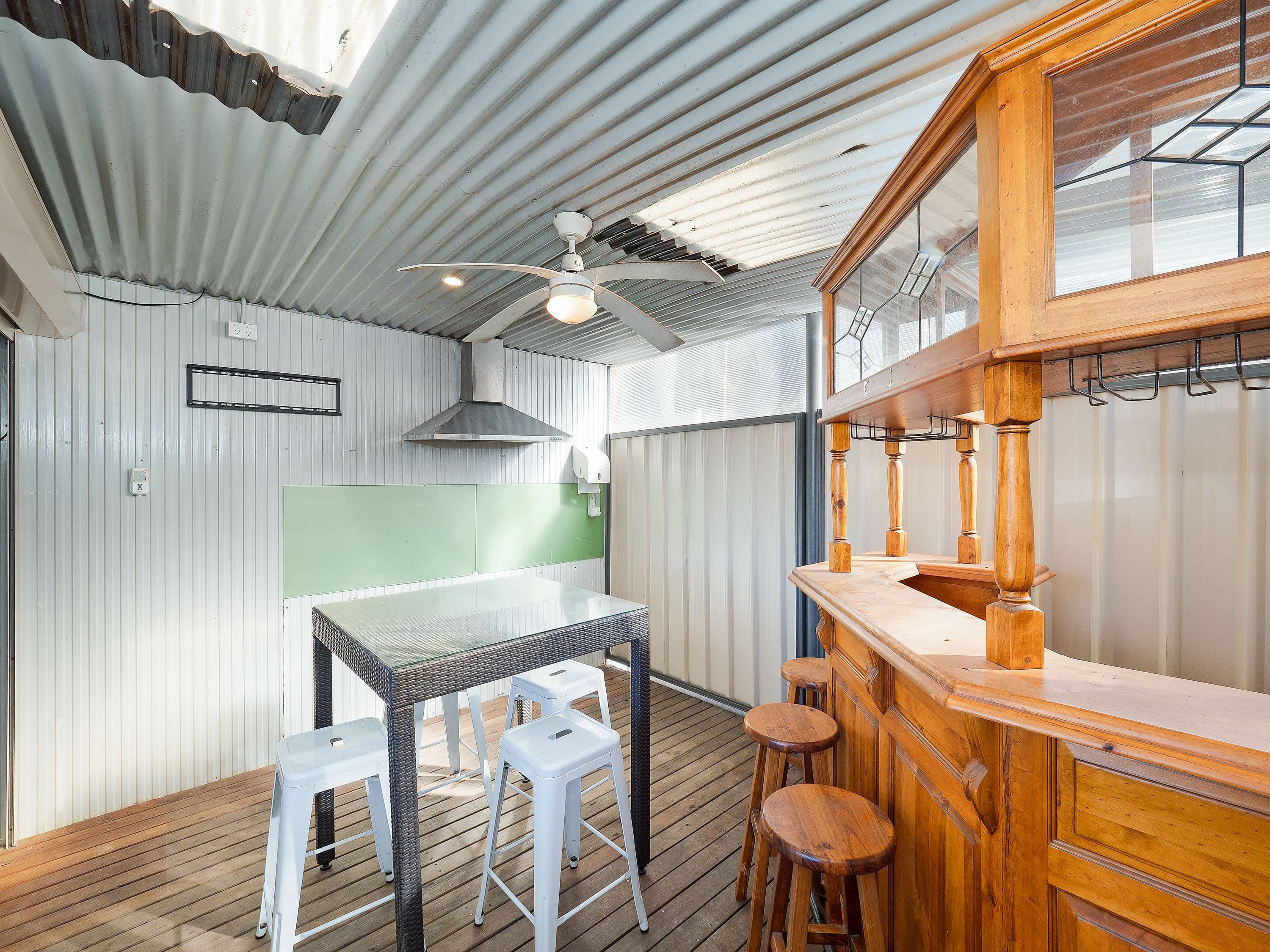 220 Lieutenant Bowen Drive, Bowen Mountain - Thumbnail 6