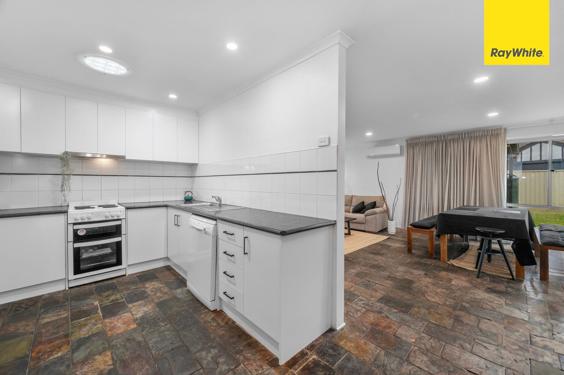 9 Momba Close, Kurunjang VIC 3337, Kurunjang - Thumbnail 6