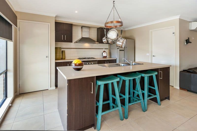 27 Shaftesbury Drive, EPPING VIC 3076, Epping - Thumbnail 3