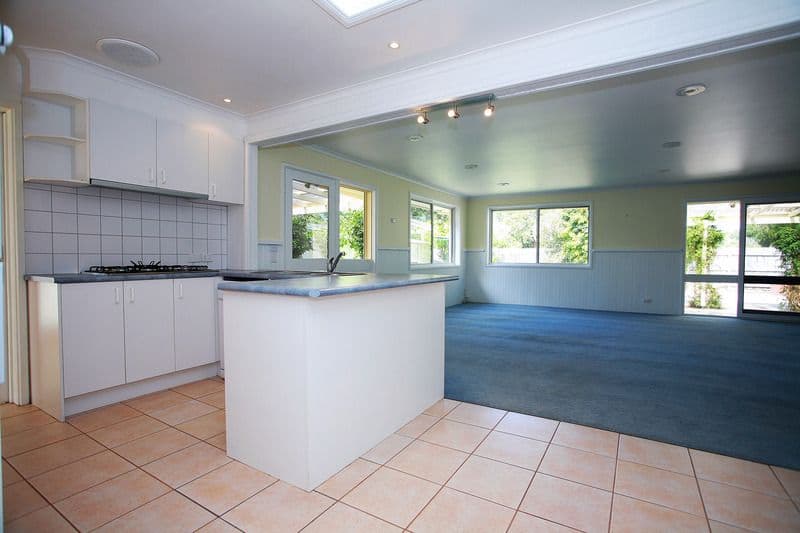12 Iranda Street, FRANKSTON VIC 3199, Frankston - Thumbnail 2