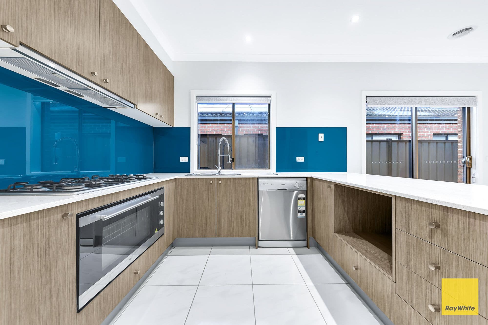 28 Omaroo Street, Truganina VIC 3029, Truganina - Thumbnail 8