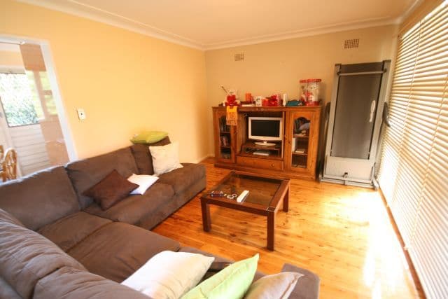 57 Caroline Crescent, GEORGES HALL NSW 2198, Georges Hall - Thumbnail 2