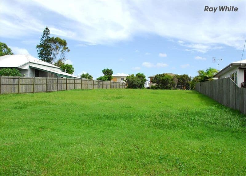 83 Esplanade, POINT VERNON QLD 4655, Point Vernon - Thumbnail 2