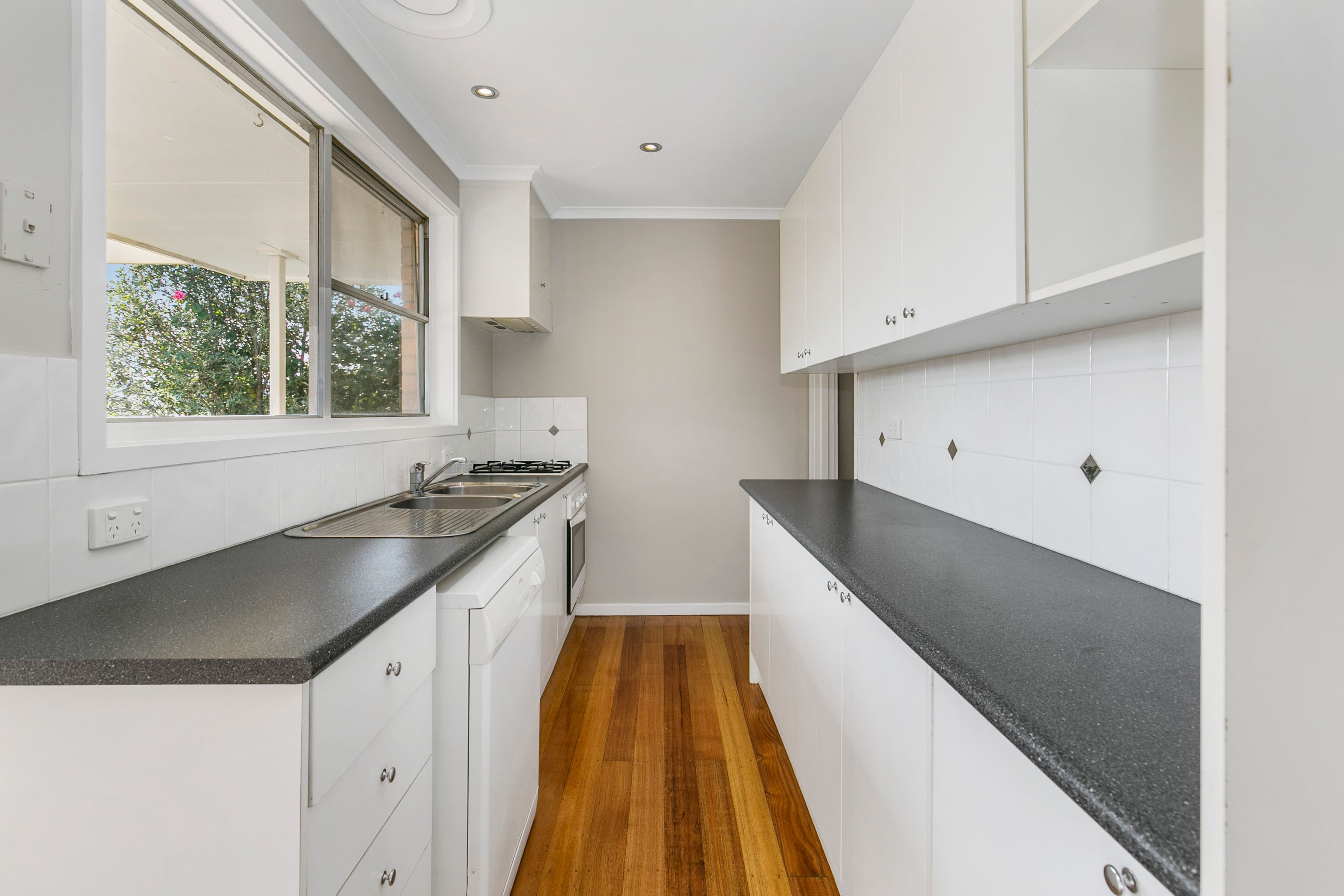 29
                Dolphin
                Way
            
            
            
            bulgarra
            
            
            WA,
            6714, Bulgarra - Thumbnail 5