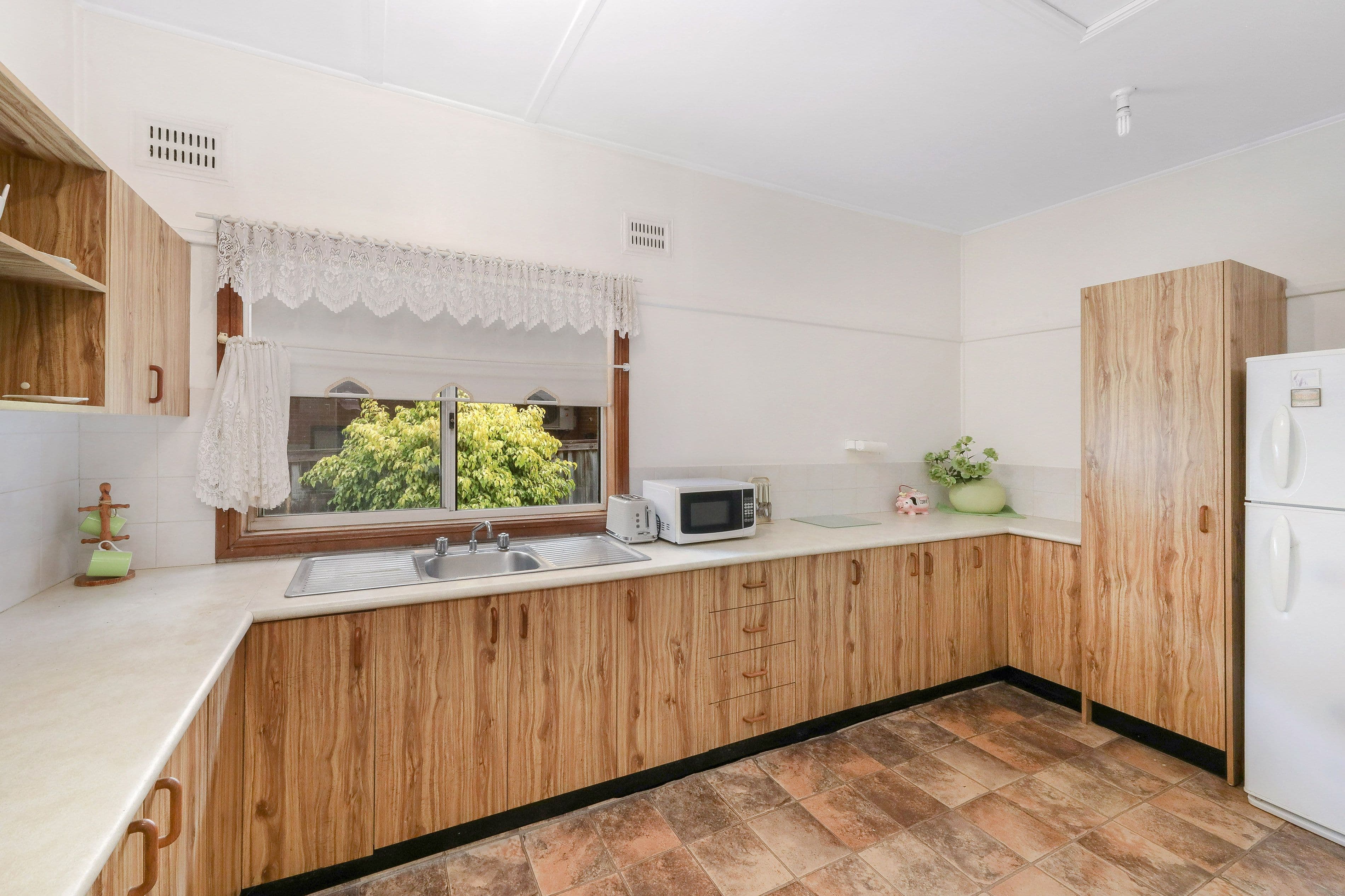 6 Haig Avenue, Georges Hall NSW 2198, Georges Hall - Thumbnail 7