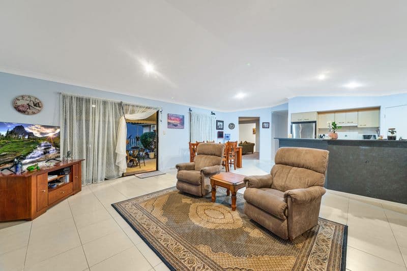 13 Kanangra Crescent, Pacific Pines QLD 4211, Pacific Pines - Thumbnail 4