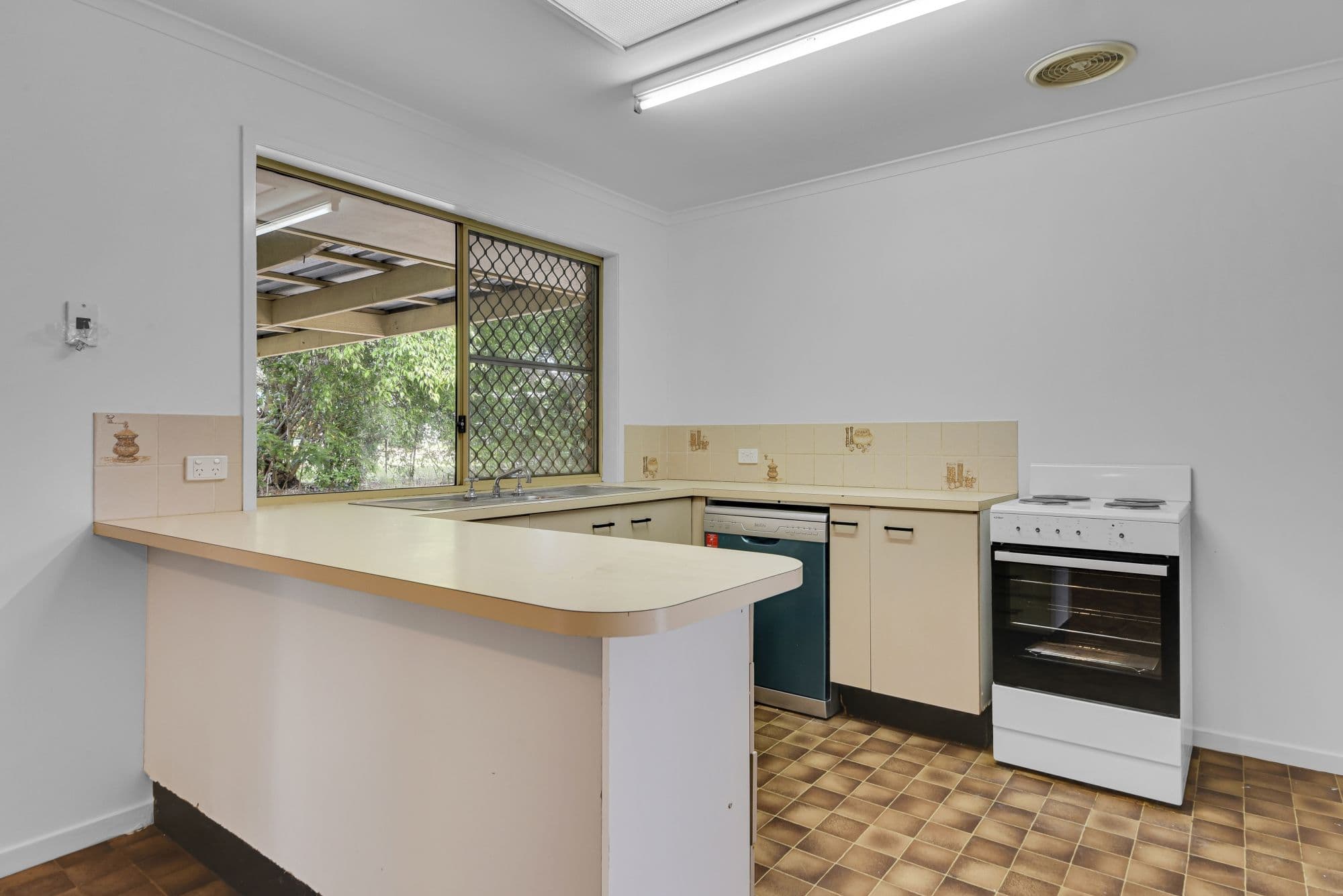 48 Donowain Drive, Deception Bay QLD 4508, Deception Bay - Thumbnail 4