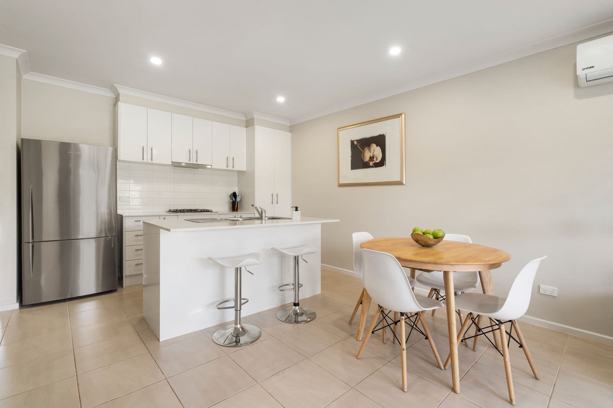 12 Kenyte Walk, Doreen VIC 3754, Doreen - Thumbnail 2